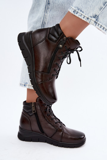 Bottines en cuir pour femmes avec plateforme, isolées Vinceza 39963 en couleur chocolat