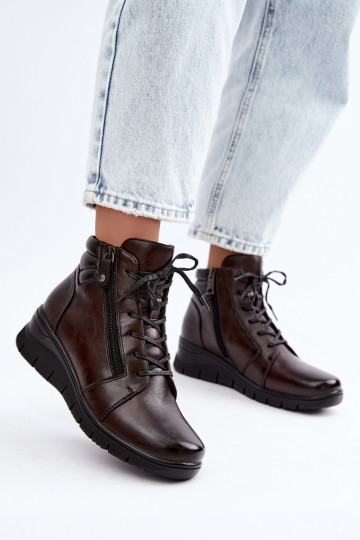 Bottines en cuir pour femmes avec plateforme, isolées Vinceza 39963 en couleur chocolat 2