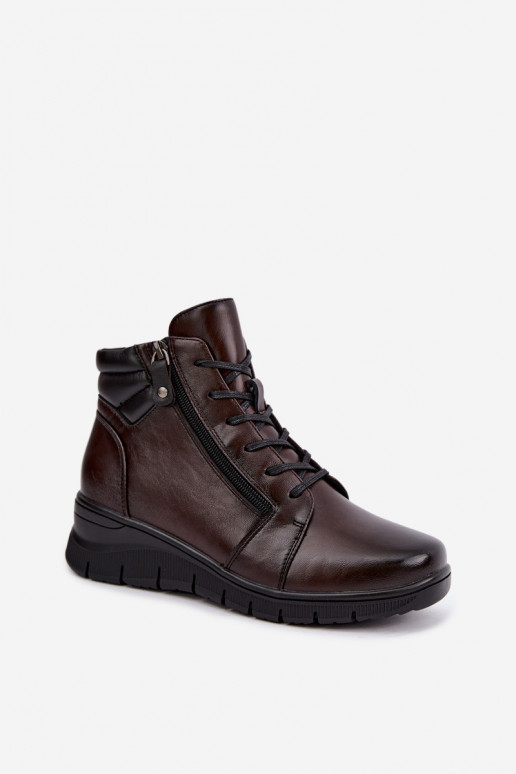 Bottines en cuir pour femmes avec plateforme, isolées Vinceza 39963 en couleur chocolat