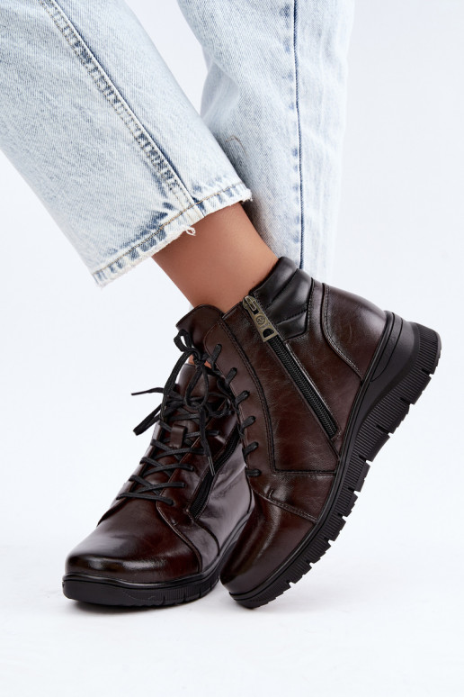 Bottines en cuir pour femmes avec plateforme, isolées Vinceza 39963 en couleur chocolat