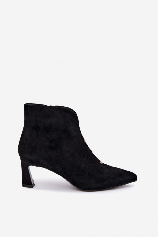 Chaussures en cuir suédé pour femmes isolées avec talons D&A CR62-3496 en couleur noire