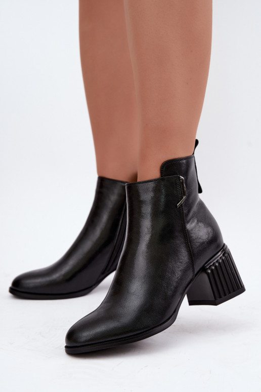 Bottines en cuir à talons isolées D&A CR62-3442 en couleur noire