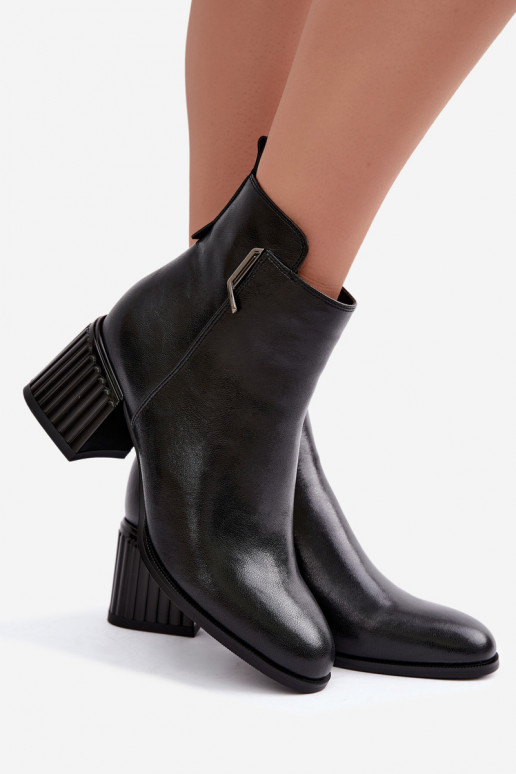 Bottines en cuir à talons isolées D&A CR62-3442 en couleur noire
