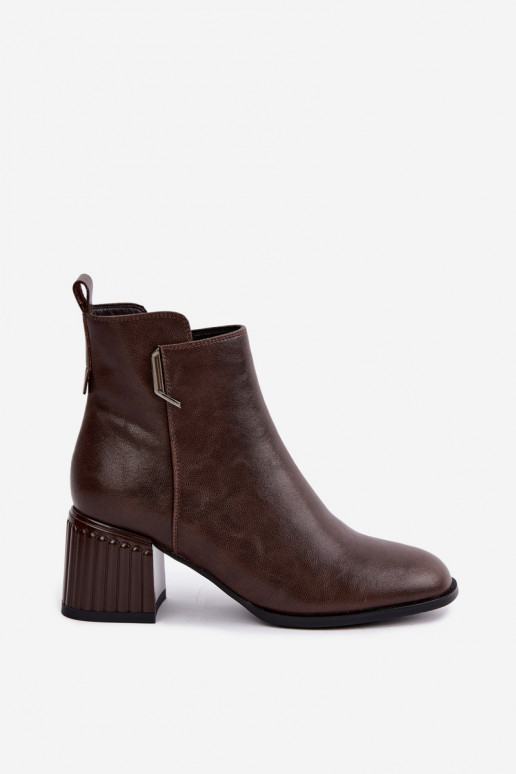 Bottines en cuir à talons isolées D&A CR62-3442 en couleur chocolat