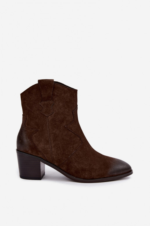 Bottes en cuir suédé isolées de style cowboy D&A CR62-3395 en couleur chocolat