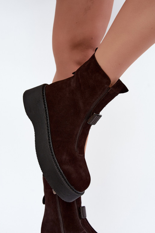Bottines en suède synthétique avec plateforme isolées D&A CR62-3448 en couleur chocolat