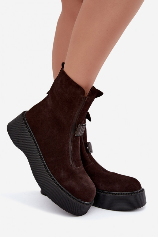 Bottines en suède synthétique avec plateforme isolées D&A CR62-3448 en couleur chocolat