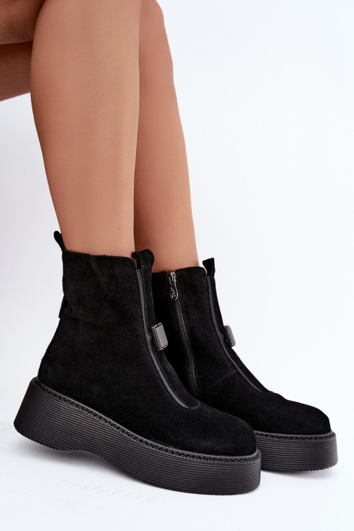 Bottines en suède synthétique avec plateforme isolées D&A CR62-3448 en couleur noire
