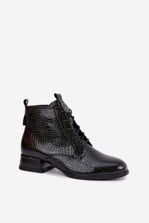 Bottines effet verni avec embossage isolées en noir Vinceza 58659