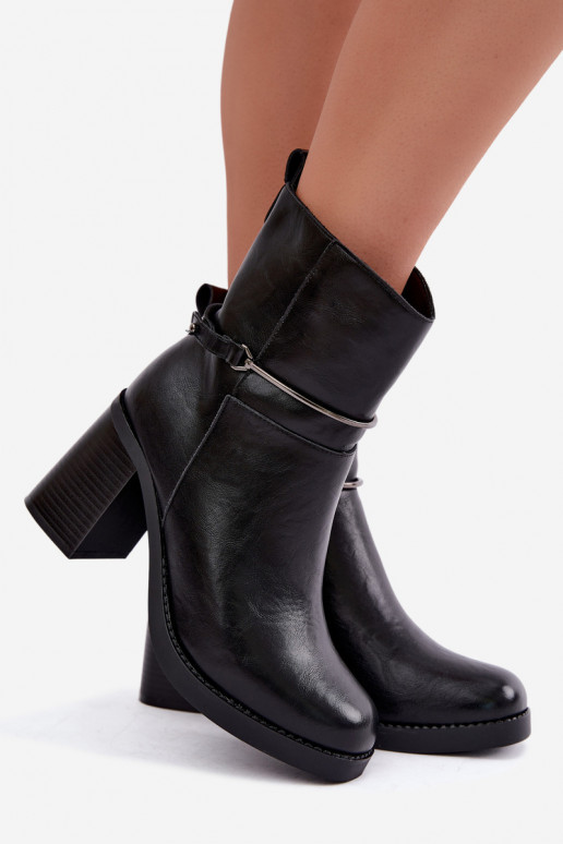 Bottines en cuir pour femmes isolées avec talons et talons décorés en noir Gracelle