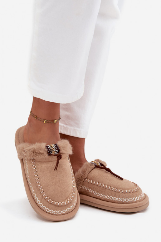 claquettes pour femmes avec fourrure et anneaux brodés en couleur sable Perivelle