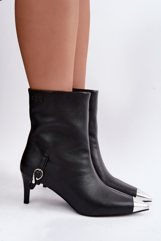 Bottines en cuir isolées avec talons fins GOE UU2N4226 noires