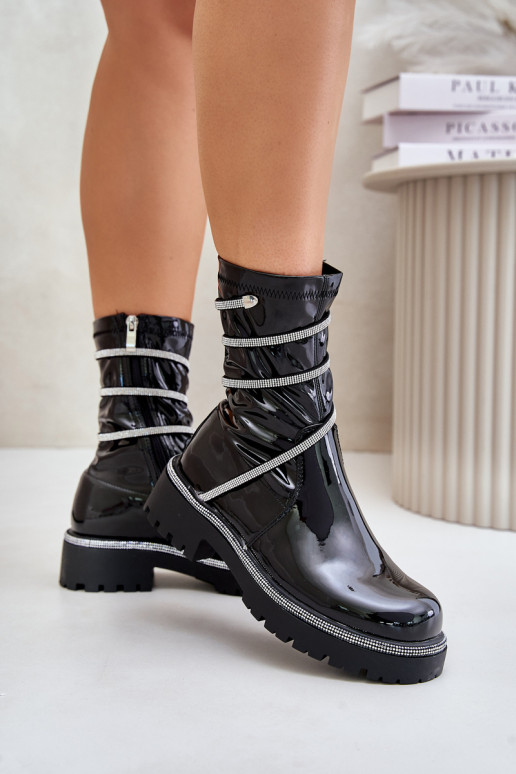 Bottines vernies avec décoration en noir Kikizelle
