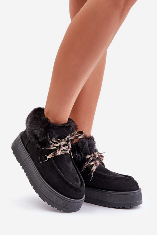 Bottes de neige basses avec plateforme et fourrure en noir Neathren
