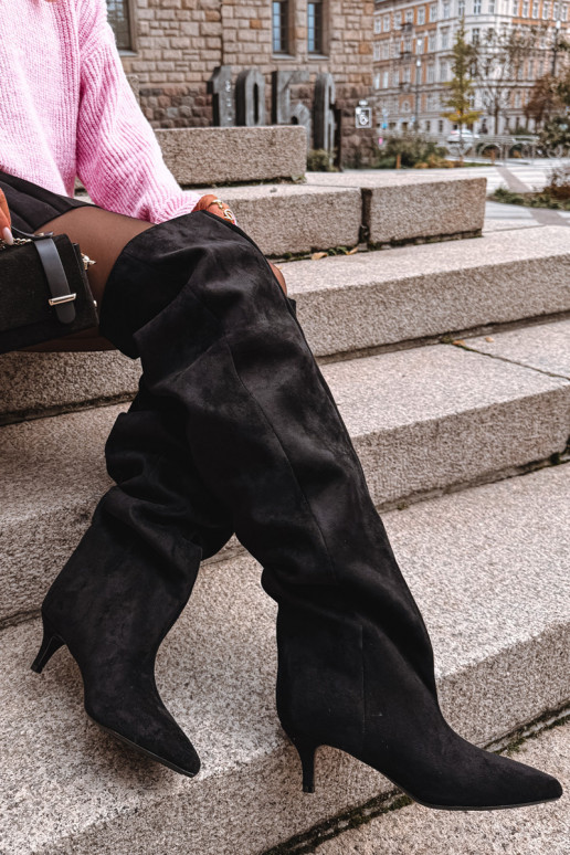 Bottes hautes à enfiler pour femmes avec talons fins en noir Ysolienne