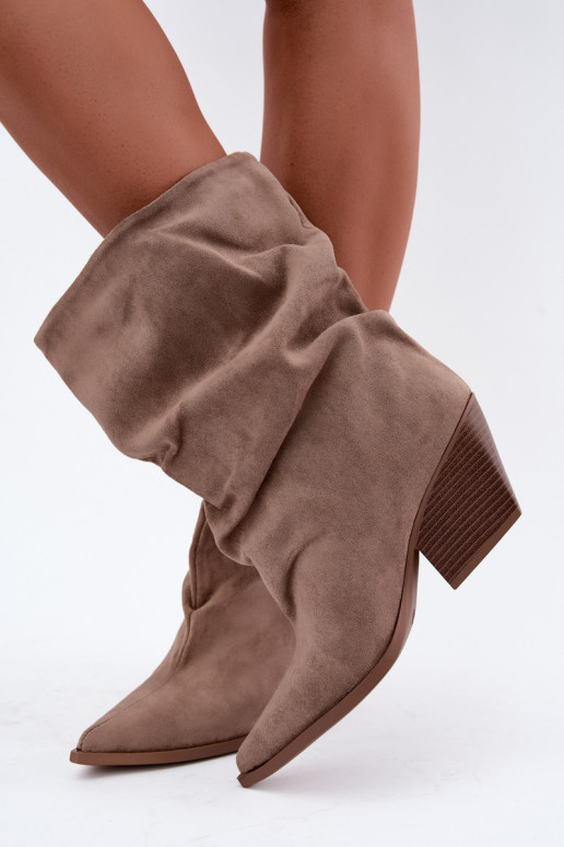 Bottines pour femmes froissées à talon carré couleur sable Cazela