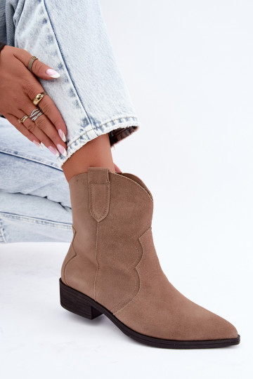 Bottes cowboy en daim couleur sable à petit talon Delsa