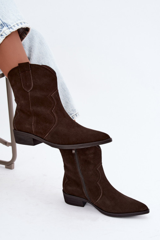 Bottes cowboy en daim couleur chocolat à petit talon Delsa