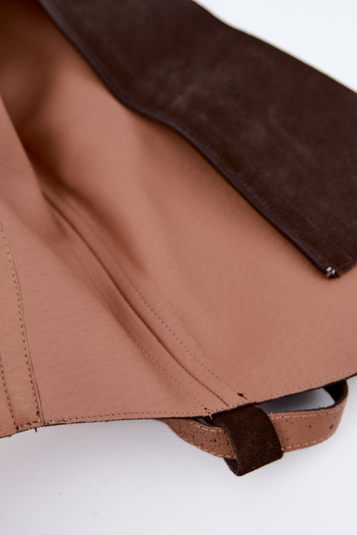 Bottes au-dessus du genou en daim couleur chocolat avec des sangles décoratives Clarimond