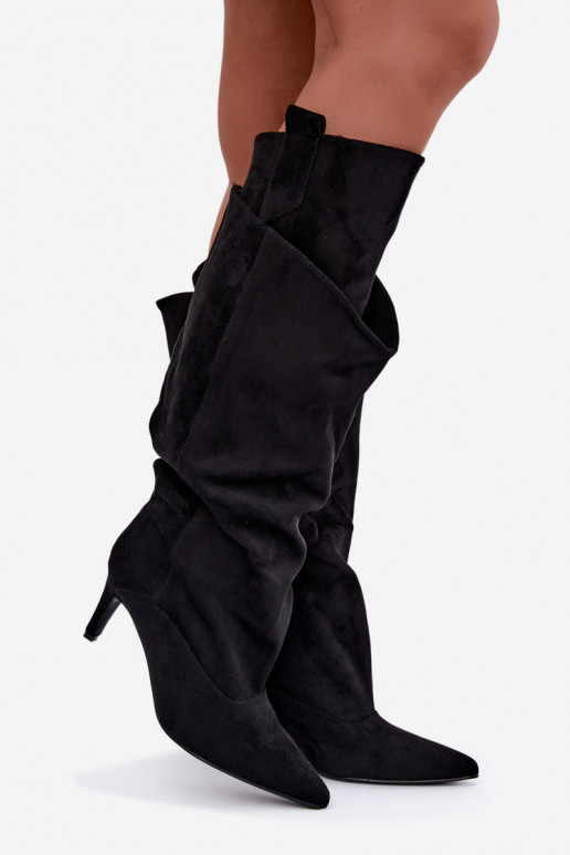 bottes hautes isolées avec volants et talons fins en couleur noire Auretta