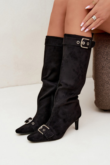 bottes hautes isolées avec talons fins et boucles en couleur noire Finessia