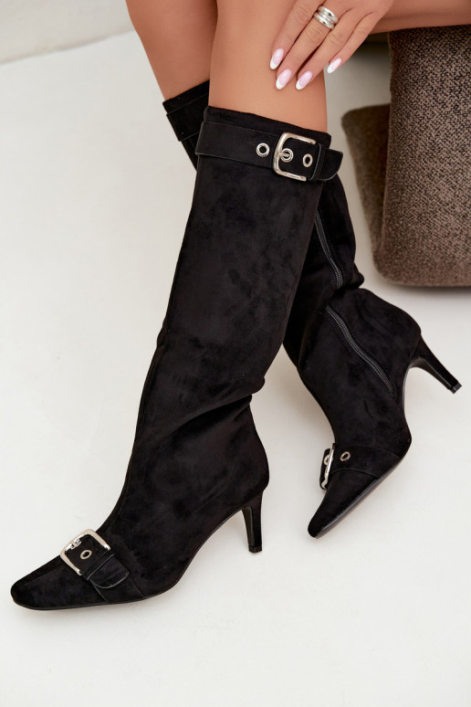 bottes hautes isolées avec talons fins et boucles en couleur noire Finessia