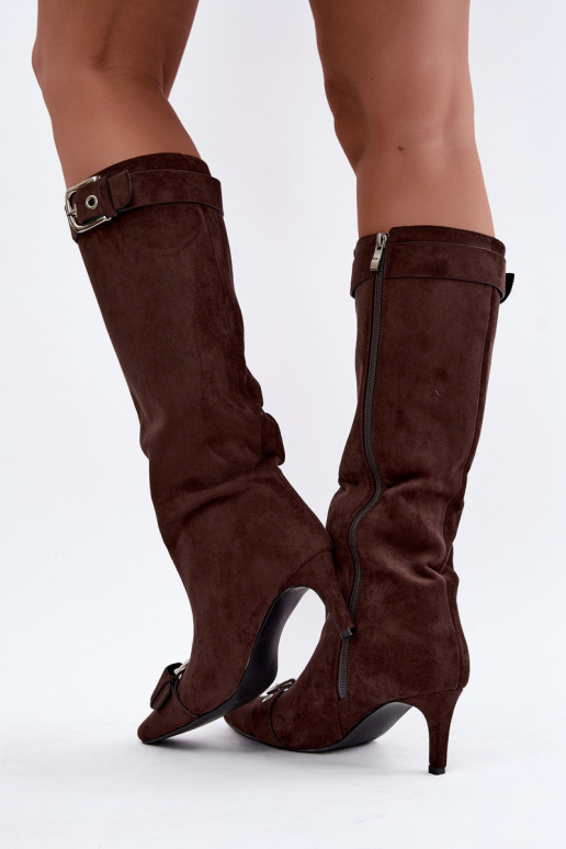 bottes hautes isolées avec talons fins et boucles en couleur marron Finessia