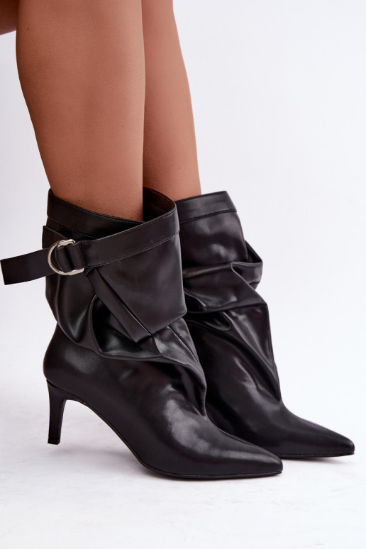 bottines à enfiler avec talons fins et sangles en couleur noire Soreya