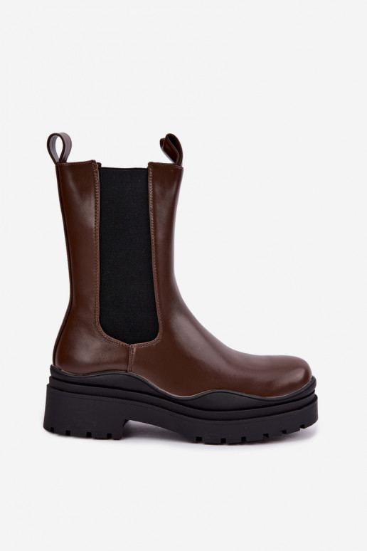 bottines élégantes isolées avec plateforme en couleur marron Rissana