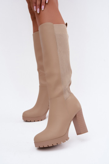Bottes longues beiges isolées à talons Hespera 2