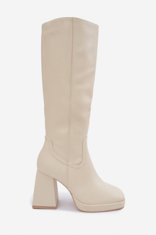 Bottes longues beiges isolées à talons Leonelle