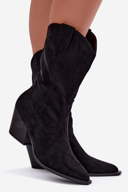 Bottines noires isolées de style cowboy avec talons Serenza