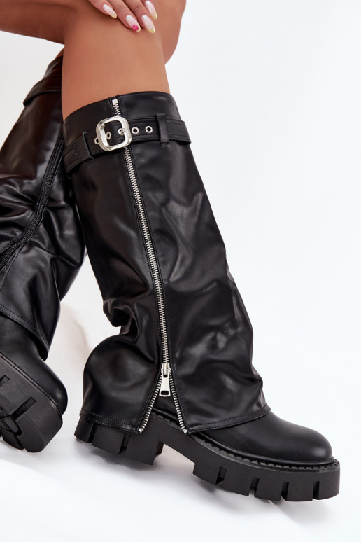 Bottes noires isolées au-dessus du genou avec choleika cousue et boucles argentées Armena
