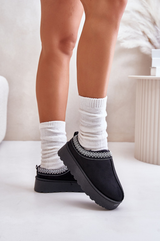 Bottes de neige noires pour femmes sur une plateforme avec isolation et fourrure à l'intérieur Remenia