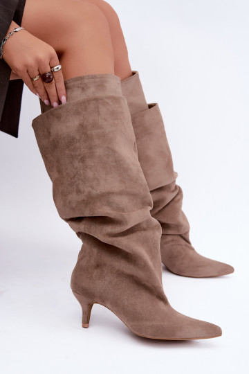 Bottes hautes chaudes avec volants et talons en couleur sable Oriellea
