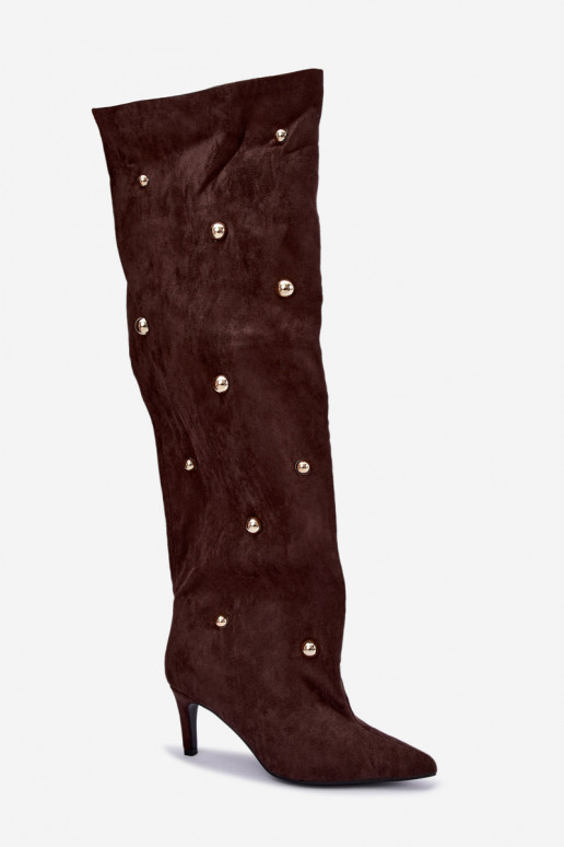 Bottes hautes à enfiler avec talons fins et détails ornés en couleur chocolat Beladine