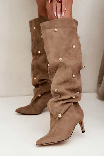 Bottes hautes à enfiler avec talons fins et détails ornés en couleur sable Beladine 2