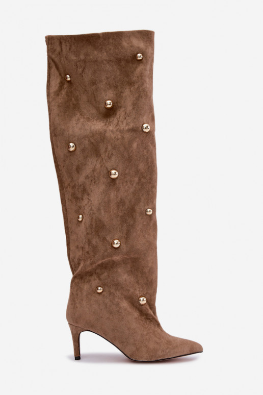 Bottes hautes à enfiler avec talons fins et détails ornés en couleur sable Beladine