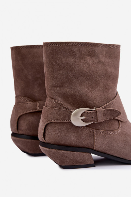 Bottines isolées Serenelle de style cowboy en daim synthétique couleur sable