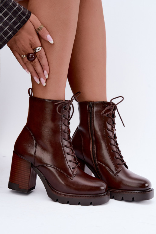 Bottines isolées avec talons marron foncé Isalys