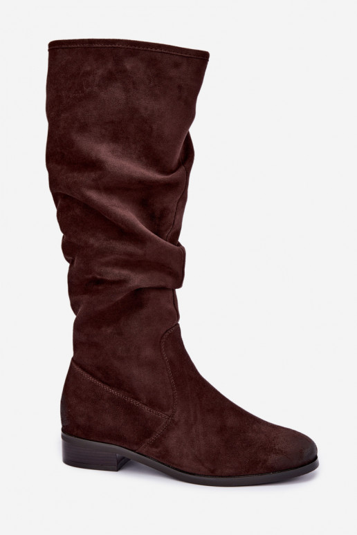 Bottes isolées froissées au-dessus du genou avec talons larges chocolat Vinceza 58669