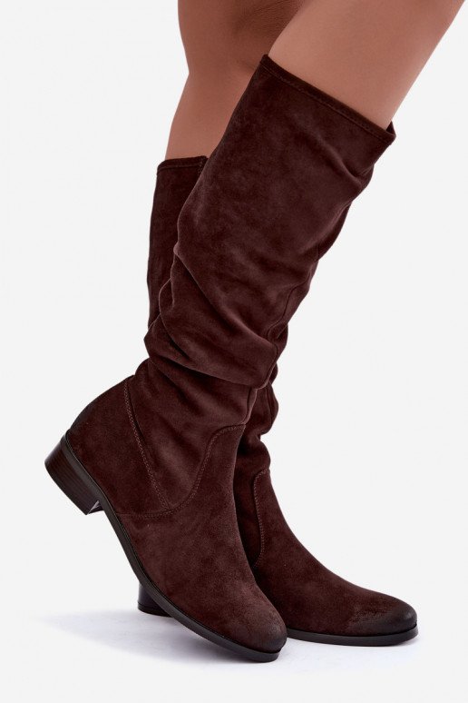 Bottes isolées froissées au-dessus du genou avec talons larges chocolat Vinceza 58669