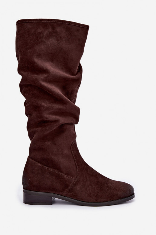 Bottes isolées froissées au-dessus du genou avec talons larges chocolat Vinceza 58669