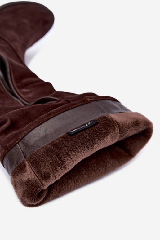 Bottes isolées froissées au-dessus du genou avec talons larges chocolat Vinceza 58669