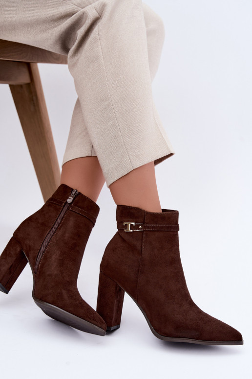 bottines avec talons et bandes décoratives en couleur chocolat Preselle