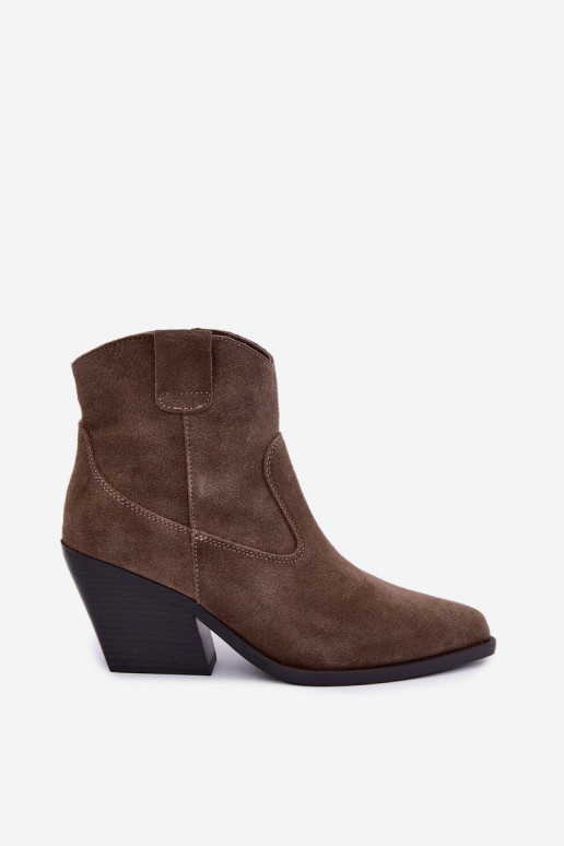 Bottes en daim khaki de style cowboy avec talons Tirabelle