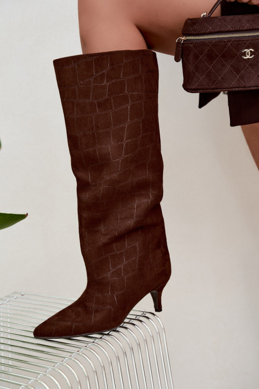 Bottes brunes à enfiler au-dessus du genou avec détails embossés et talons Cazelle
