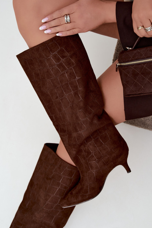 Bottes brunes à enfiler au-dessus du genou avec détails embossés et talons Cazelle