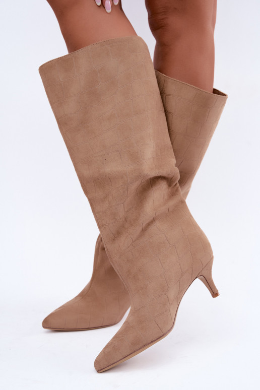 Bottes beiges à enfiler au-dessus du genou avec détails embossés et talons Cazelle