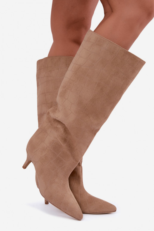 Bottes beiges à enfiler au-dessus du genou avec détails embossés et talons Cazelle